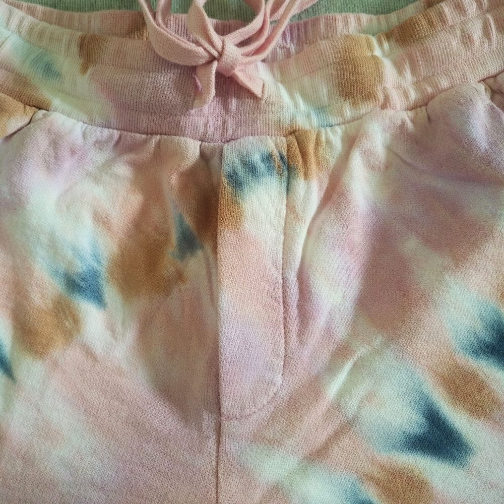 ✨️HP✨️ Young👧 Fabulous😎 & Broke💸 Tie Dye☮️ Shorts NWT - Picture 5 of 10